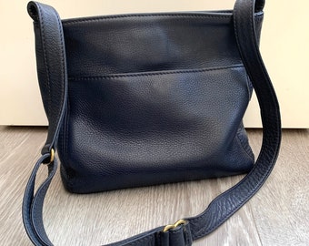 COACH Vintage Sonoma Pocket Zip Crossbody Bag in Navy Blue COACH Vintage Sonoma Pocket Zip Crossbody Bag in Navy Blue