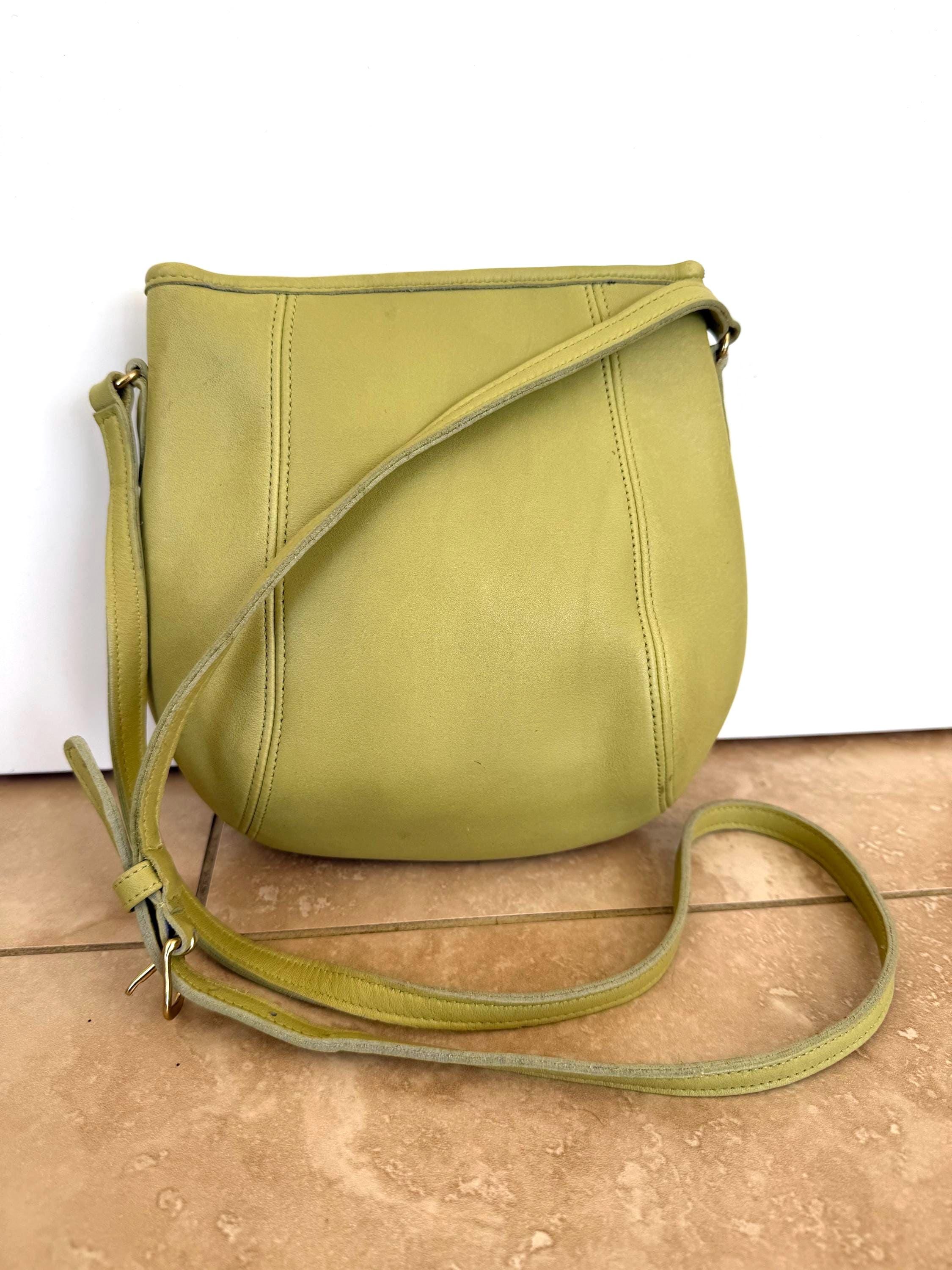 バッグ Vintage Coach Baguette Small Bag Lime Coach Vintage Baguette Small Bag Lime Genuine Leather, Used