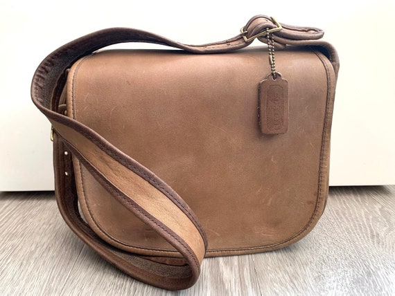 バッグ Vintage Coach Saddle Bag Tan Old Model Vintage Coach SADDLE Buckled Pouch Bag British Tan w