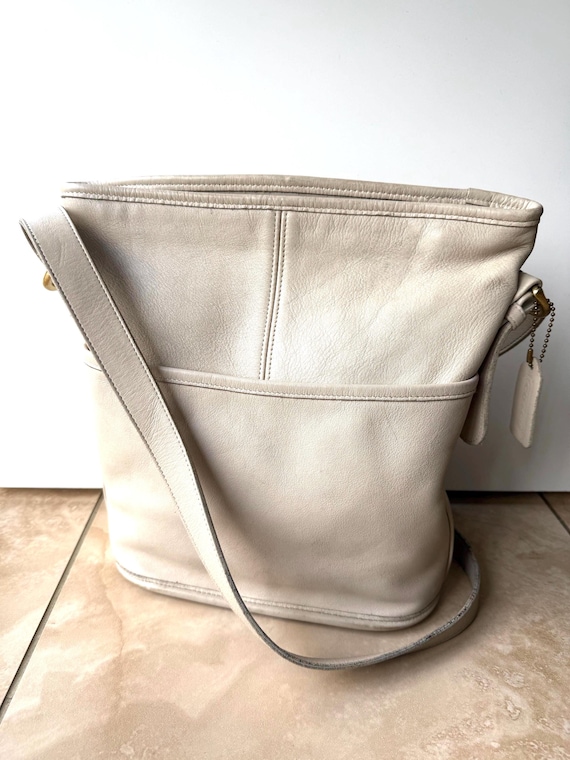 COACH Vintage Bleeker Bucket Shoulder / Crossbody Bag in Glove