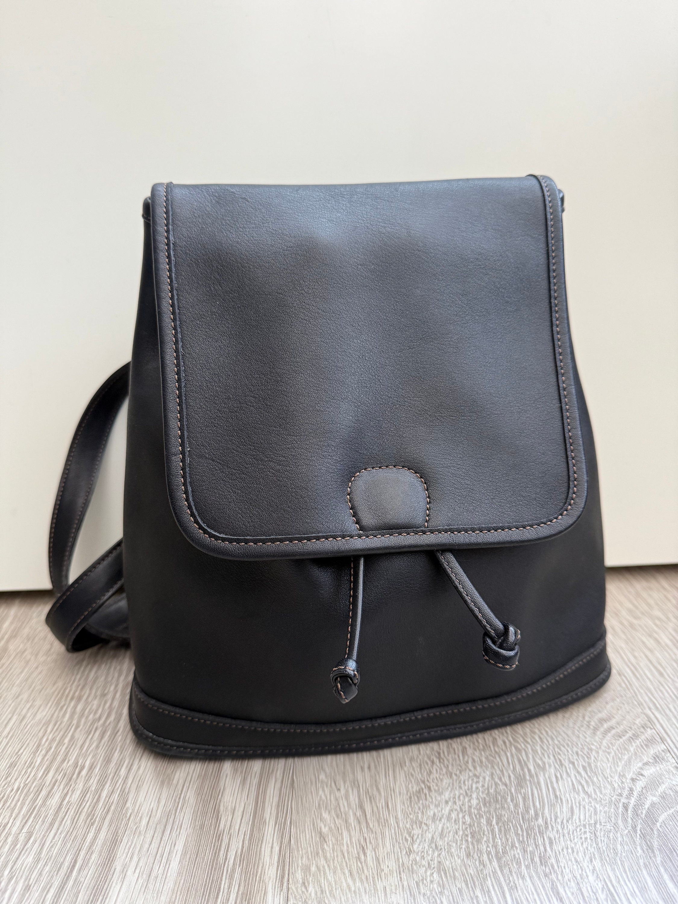 バッグ Vintage COACH Drawstring Nubuck Backpack COACH Vintage Drawstring Flap Daypack rucksack Backpack Bag