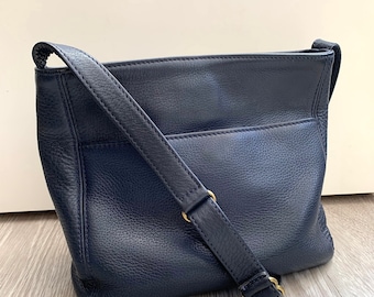 Vintage Coach #9816 Slim Duffle Sac in Navy Blue Genuine Vintage Coach #9816 Slim Duffle Sac in Navy Blue Genuine