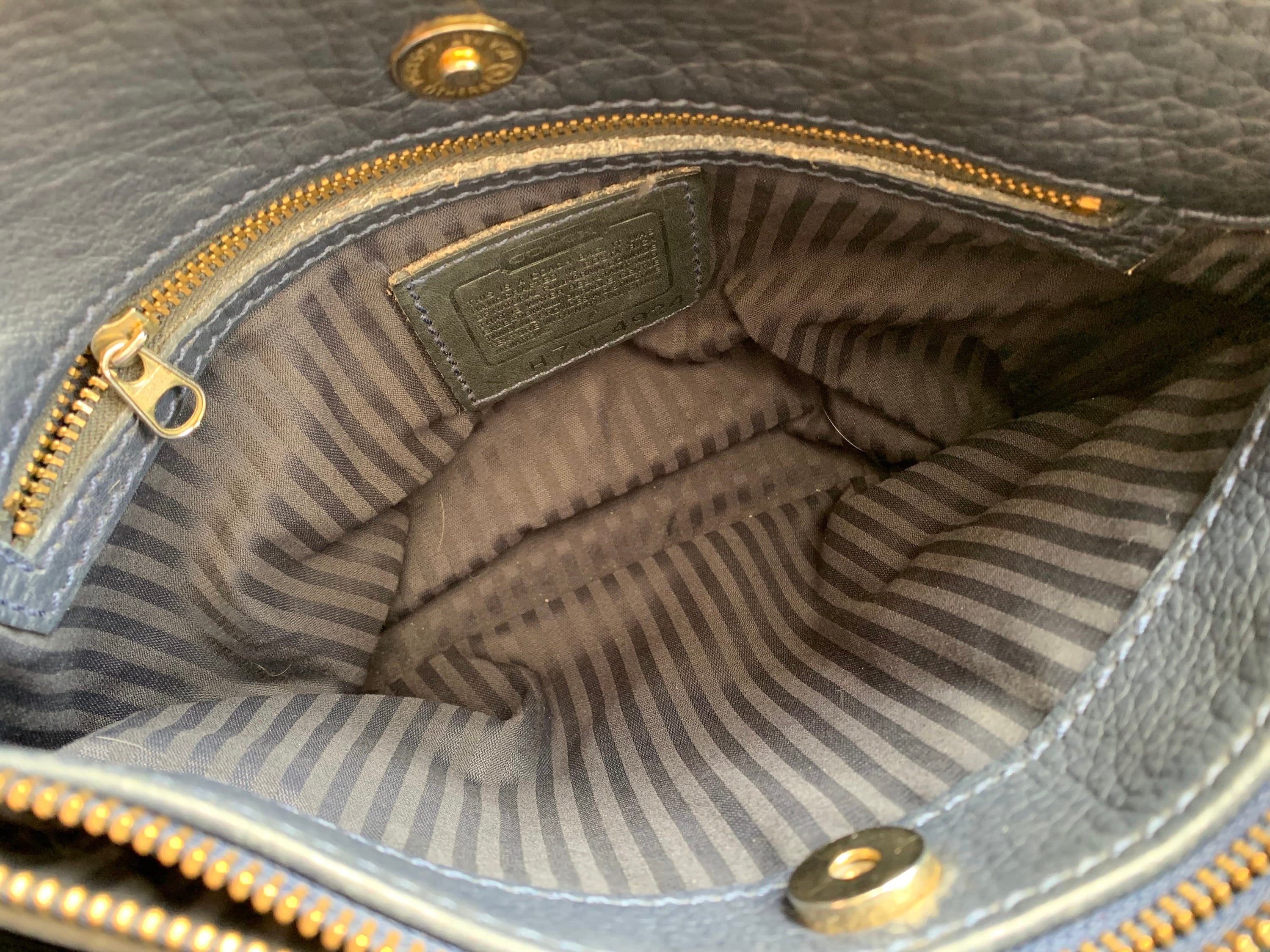 COACH Vintage Sonoma Pocket Zip Crossbody Bag in Navy Blue COACH Vintage Sonoma Pocket Zip Crossbody Bag in Navy Blue