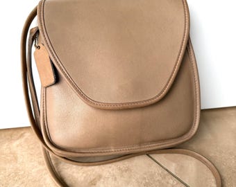バッグ Vintage Coach Legacy Trail Small Flap NEW COACH VINTAGE LEGACY SMALL FLAP SHOULDER BAG BRITISH TAN