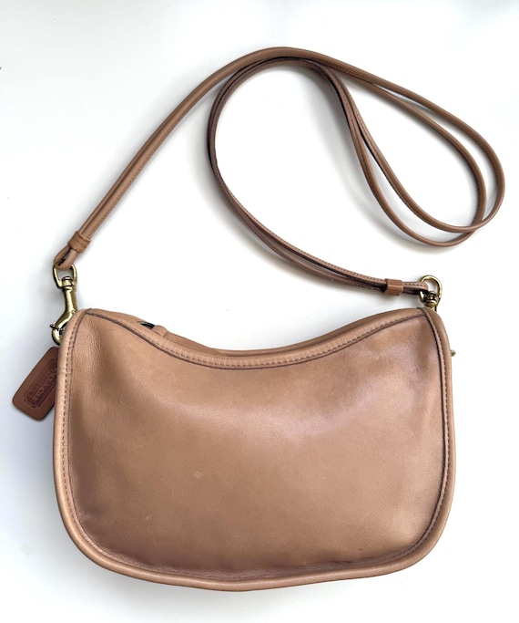 COACH Vintage Small Swinger Bag in Taupe / Beige Leather