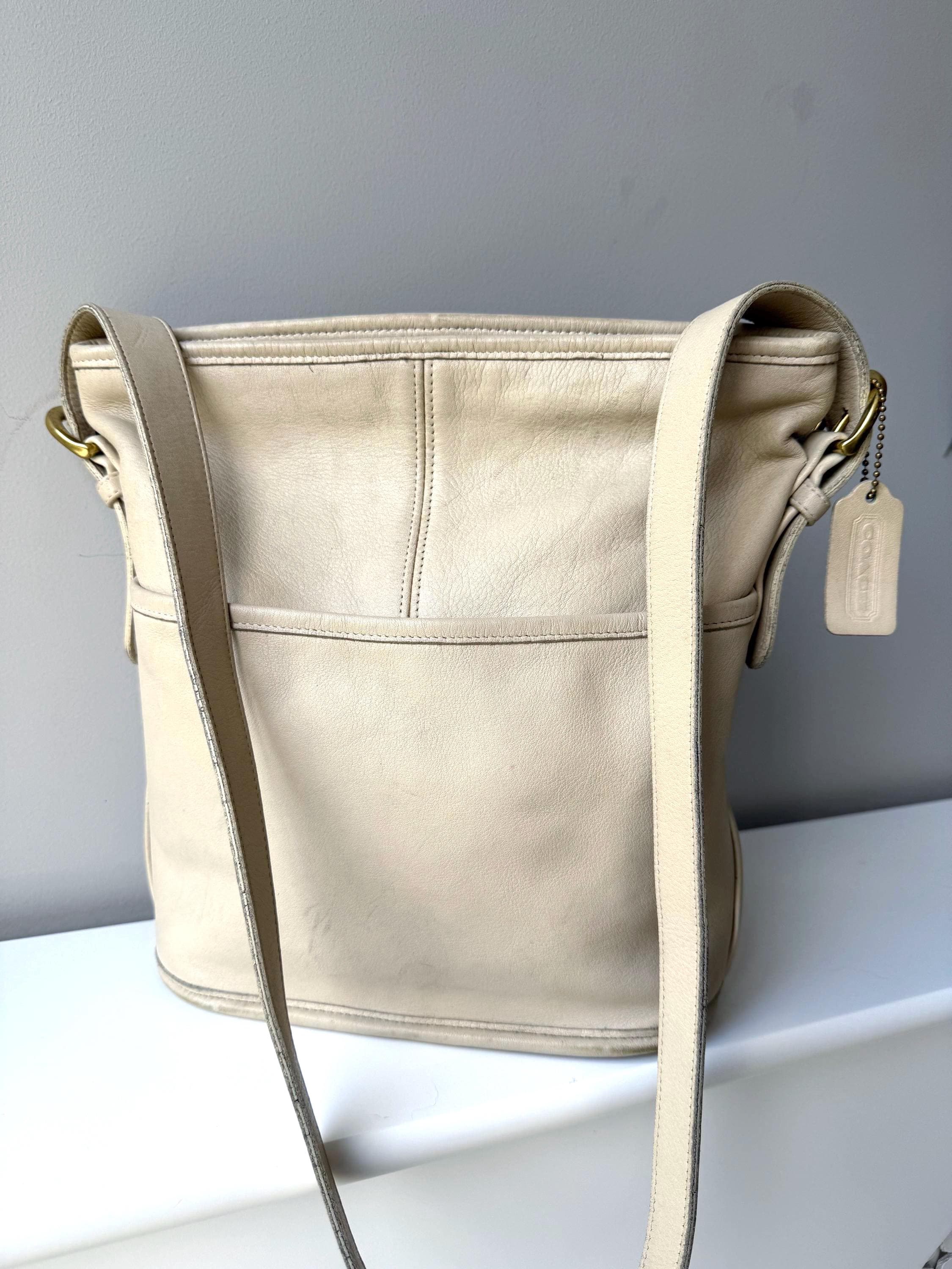 COACH Vintage Bleeker Bucket Shoulder / Crossbody Bag in Glove