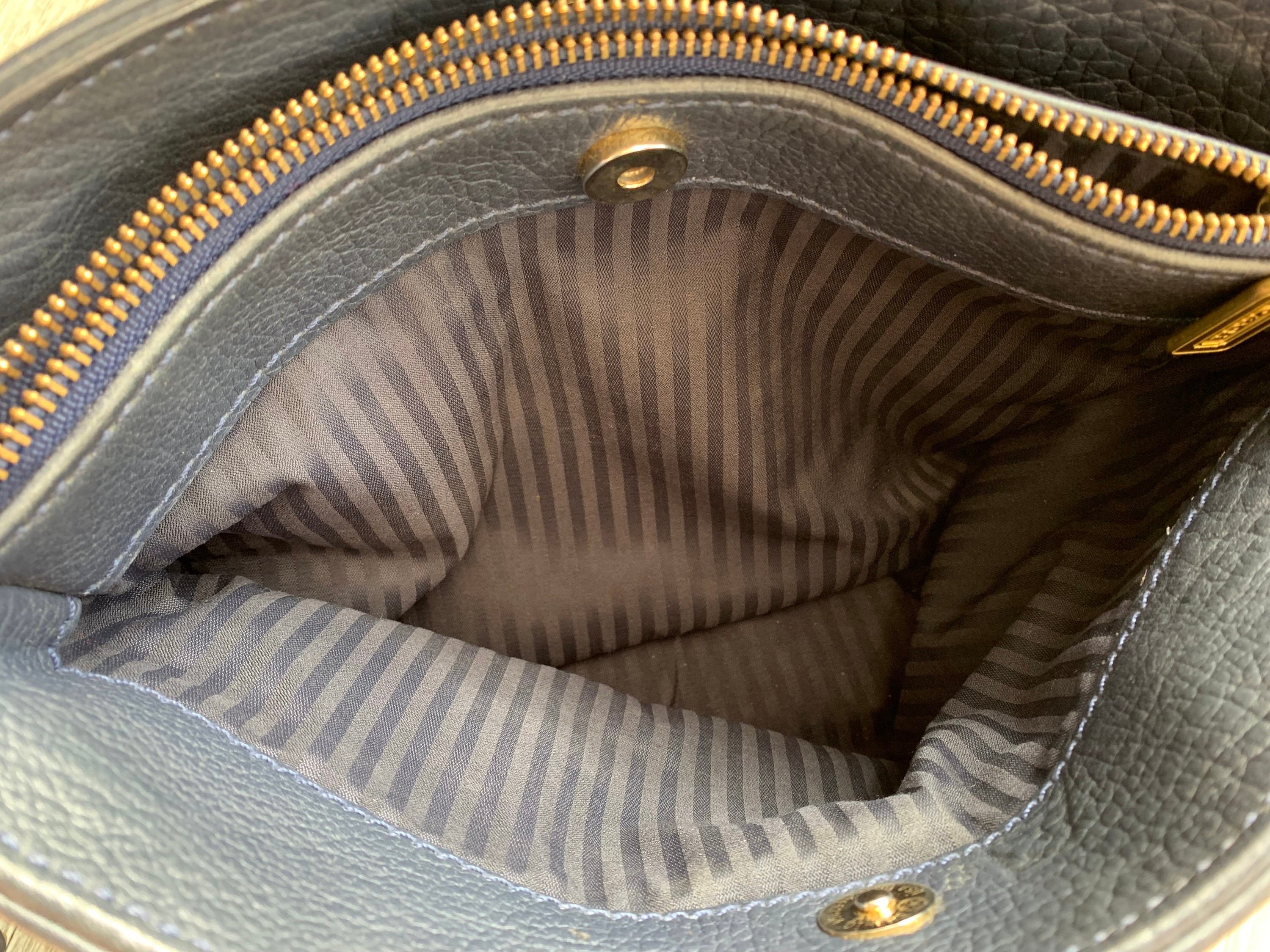 COACH Vintage Sonoma Pocket Zip Crossbody Bag in Navy Blue COACH Vintage Sonoma Pocket Zip Crossbody Bag in Navy Blue