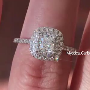Coussin halo Bague de mariage Moissanite Bague de fiançailles double halo en or blanc massif 14 carats Bague d'anniversaire Pavé Moissanite