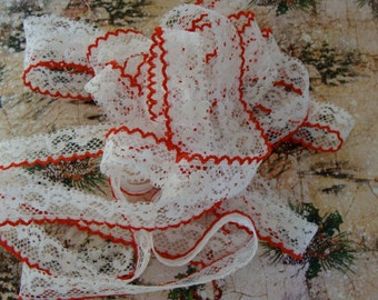 2 Yards Vintage  Christmas Kitsch Antique Lace  Red and White Darling Scalloped Lace