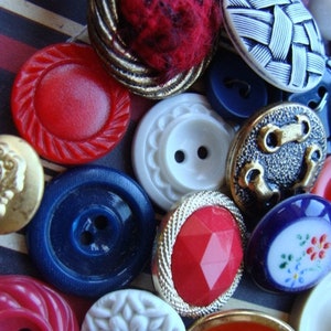 3 Dozen Antique Buttons Vintage Button Jewelry Americana Collection Lot 1776 zdjęcie 3