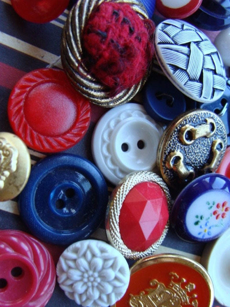 3 Dozen Antique Buttons Vintage Button Jewelry Americana Collection Lot 1776 zdjęcie 3