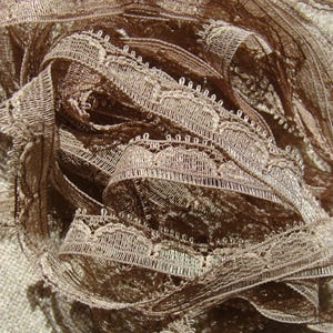 Stunning French Cocoa Vintage Scallop Lace