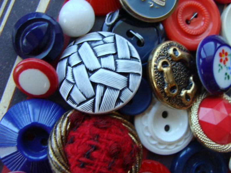 3 Dozen Antique Buttons Vintage Button Jewelry Americana Collection Lot 1776 zdjęcie 6