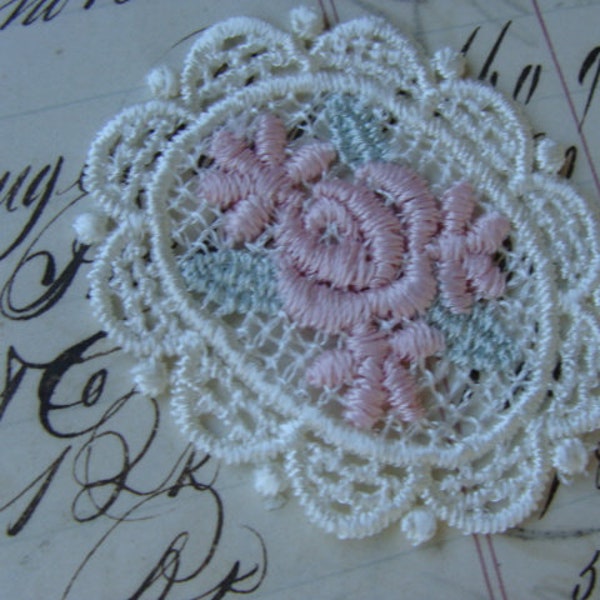 Pretty Vintage Lace Embroidered Cameo Pink Cabbage Roses Appliqué Wonderful for Lace Journals