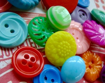 2 Dozen Vintage Buttons Beautiful Happy Colorful Bright Vintage Buttons Lot751