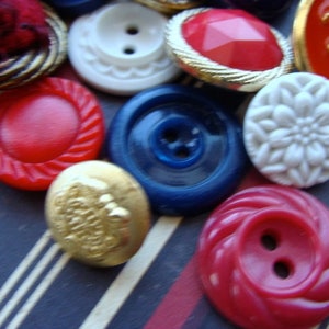 3 Dozen Antique Buttons Vintage Button Jewelry Americana Collection Lot 1776 zdjęcie 4
