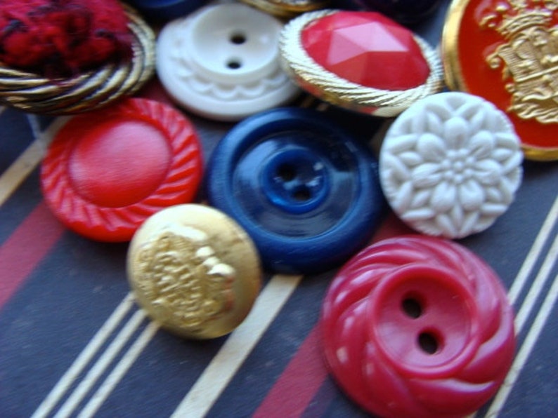 3 Dozen Antique Buttons Vintage Button Jewelry Americana Collection Lot 1776 zdjęcie 4