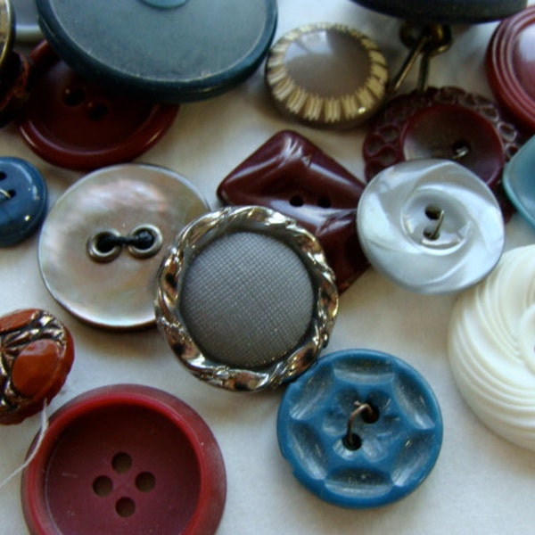 Antique Buttons Vintage Mixed Buttons Regina's Collection N0 219 32pcs