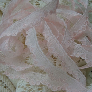Vintage Lace Scrumptious Pale Pink Victorian Netted English Lace
