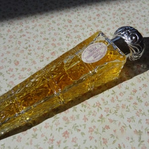 One Engraved Embossed 1979 Flacon Apothecary Cologne Bottle Lovely Vintage Vanity Perfume Bottle image 8