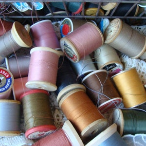 Jumbo and Large Spools Vintage Beautiful Colors Mostly Wooden Large ...