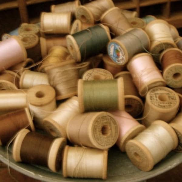 Vintage Wooden Thread Spools Victorian Dozen Pcs