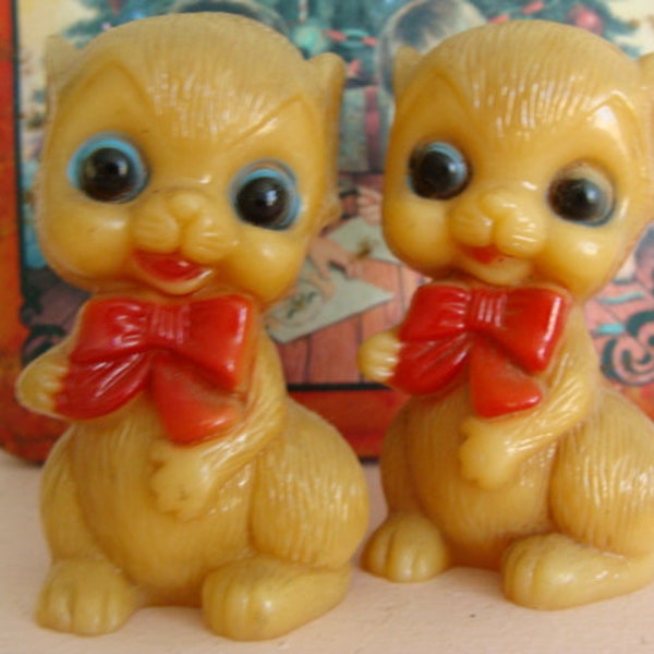 OMG Rare Adorable Squirrels Vintage Anthropomorphic Salt and Pepper Shakers