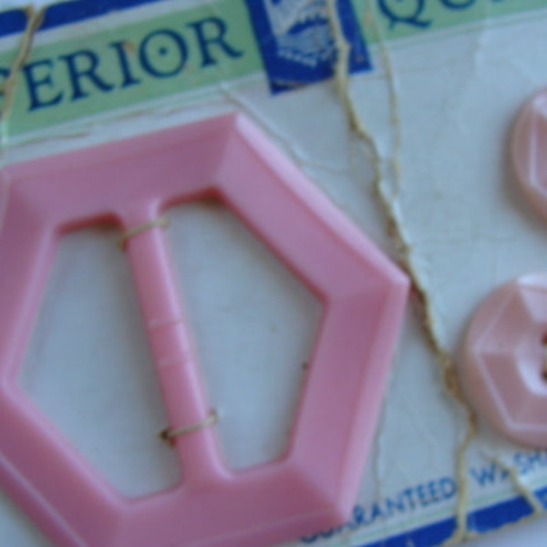 One Vintage Pink Kitsch Bakelite Old Mop Belt Buckle and Button set on Original Damaged Card