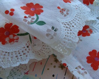 Gorgeous Antique 1960s Vintage 7 Inches WIDE Scalloped Embroidered Vibrant Soft Lace Yardage