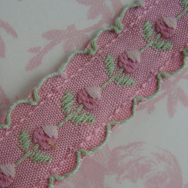 Gorgeous High End Embroidered Pink Ribbon Trim