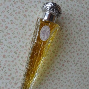 One Engraved Embossed 1979 Flacon Apothecary Cologne Bottle Lovely Vintage Vanity Perfume Bottle image 4
