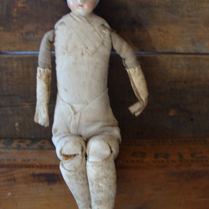 Antique Sawdust Leather Body German Doll Perfect for Farmhouse or White Decor bild 5