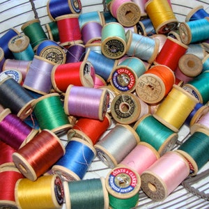 Beautiful Vintage wooden Thread Spools Lot