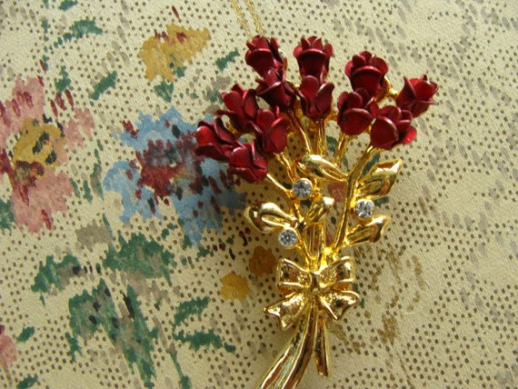 Gorgeous Feminine Vintage Rare Roses Brooch - image 2