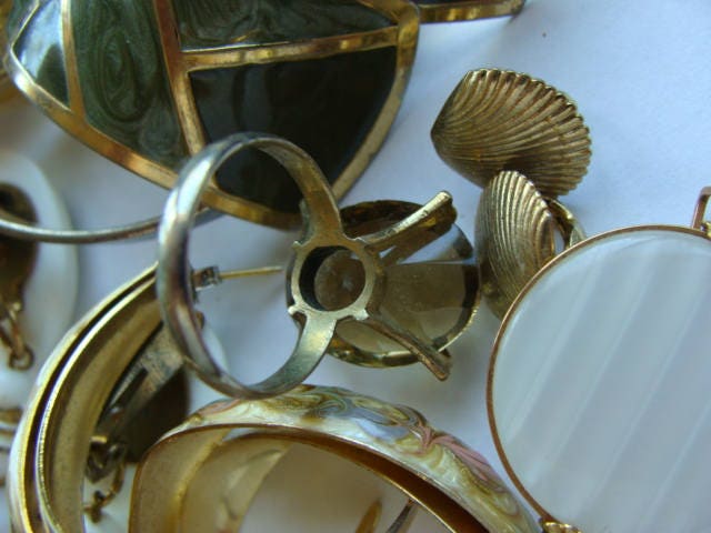 【vintage】ブローチ　120点以上　大量　まとめ売り　セット 20 Pieces Vintage High-end Jewelry Collection 2 Dollars Each