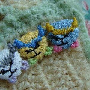 One Adorable Vintage Kitsch 1960s Rare Kitty Cats Applique image 3