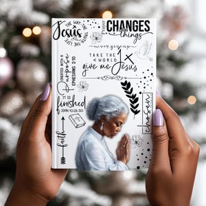 Journal de prière inspiré de la foi pour femme plus âgée PNG Cahier de dévotion chrétien autonomisant Clipart femme en prière
