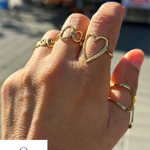 Gold Herz Ring ~ gehämmerter Ring, Minimalist Herz Ring