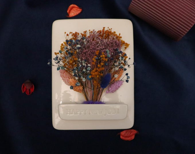 Fresh goals, new desk energy – a unique office gift with motivational decor and a keepsake made to inspire confidence in every career move.