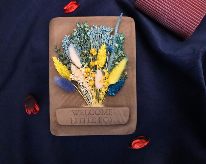 Hold on to the sweetest memories – a heartfelt baby boy gift for new moms, newborn moments, and the first days filled with love and joy.