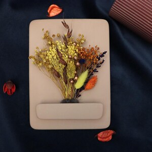 Sunlit Grace — Handmade dried flower decor with timeless charm. A heartfelt Mother’s Day gift and a warm accent for cozy, meaningful homes.