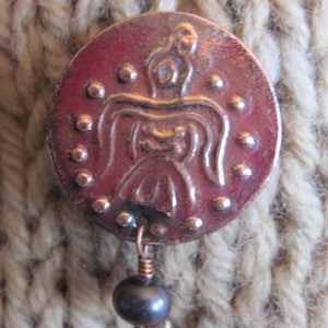 Shawl Pin of Viking Raven Banner with Freshwater Pearl