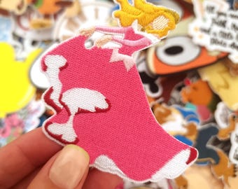 Parche bordado de la Princesa Aurora de la Bella Durmiente Rosa – Hada Maléfica – Termoadhesivo o cosido – Dale un toque mágico a chaquetas, sombreros y bolsos