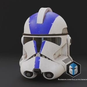 Könnte beinhalten: Weiß-blauer Helm mit Visier und zwei kreisförmigen Öffnungen. Der Helm hat einen blauen Streifen in der Mitte und einen weißen Griff oben. Der Text "PATREON.COM/GALACTICARMORY" ist unten rechts sichtbar.