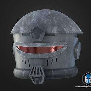 Könnte beinhalten: Grauer, futuristischer Helm mit gewölbtem Oberteil und Visier. Der Helm hat eine rechteckige Gesichtsöffnung mit rotem Visier. Er hat geometrische Details und ein Logo in der unteren rechten Ecke. Das Design deutet auf ein Sci-Fi- oder Cosplay-Thema hin.