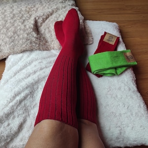 2er Set rote Kniestrümpfe aus Merinowolle - nahtlose, kuschelige, dehnbare und weiche Beinwärmer für Frauen, lange Wintersocken