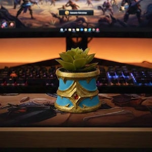 World of Warcraft inspired succulant planter (plant included) Blue