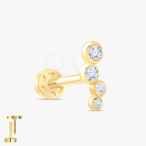 Aretes de cartílago tragus con diamantes de 18 k, perforación tragus con diamantes de 4 piedras en oro real de 14 k, perforación tragus con diamantes con engaste de bisel y parte posterior atornillada.