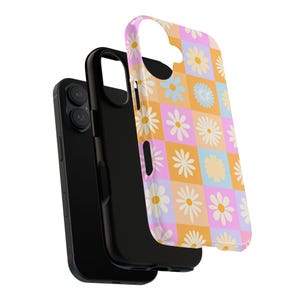 Funda para teléfono Retro Daisy a cuadros | Funda resistente con estampado floral de tablero de ajedrez en tonos pastel, funda danesa para iPhone y Samsung, regalo para ella. imagen 4