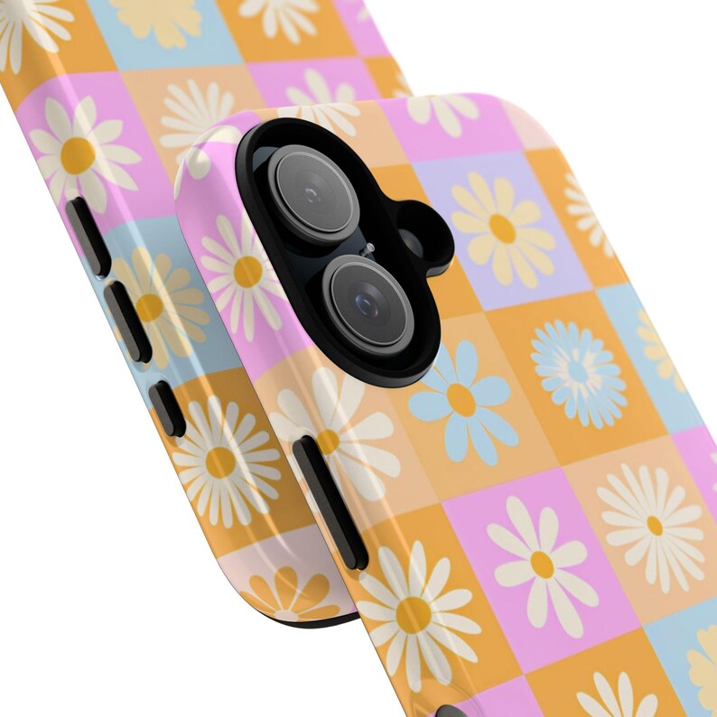 Funda para teléfono Retro Daisy a cuadros | Funda resistente con estampado floral de tablero de ajedrez en tonos pastel, funda danesa para iPhone y Samsung, regalo para ella. imagen 3